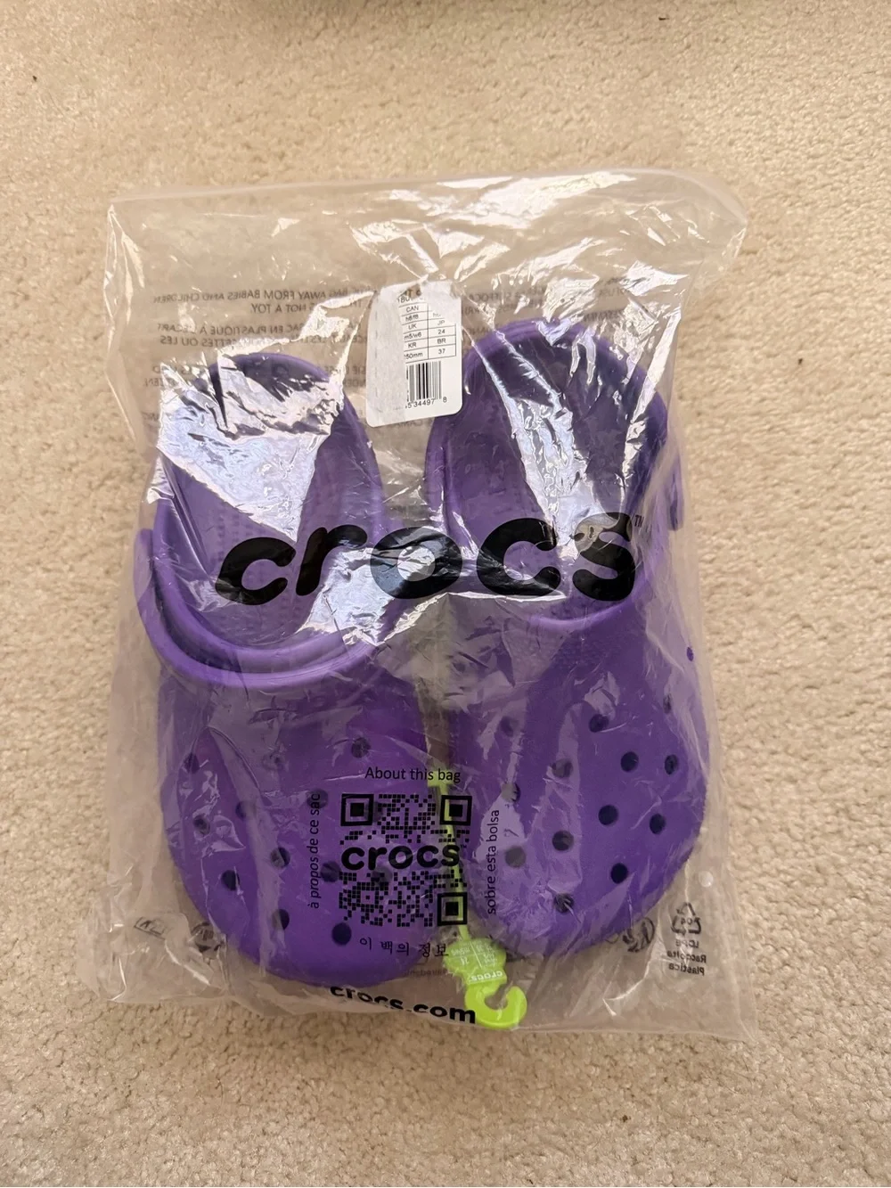 NWT Crocs Classic Clogs Neon Purple Women’s Size 8 - Picture 4 of 5